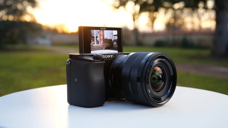 Sony A6100 mid range camera
